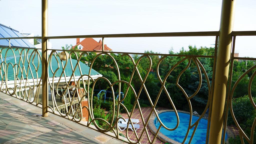 Nautilus Hotel Burlach'ya Balka Exterior photo